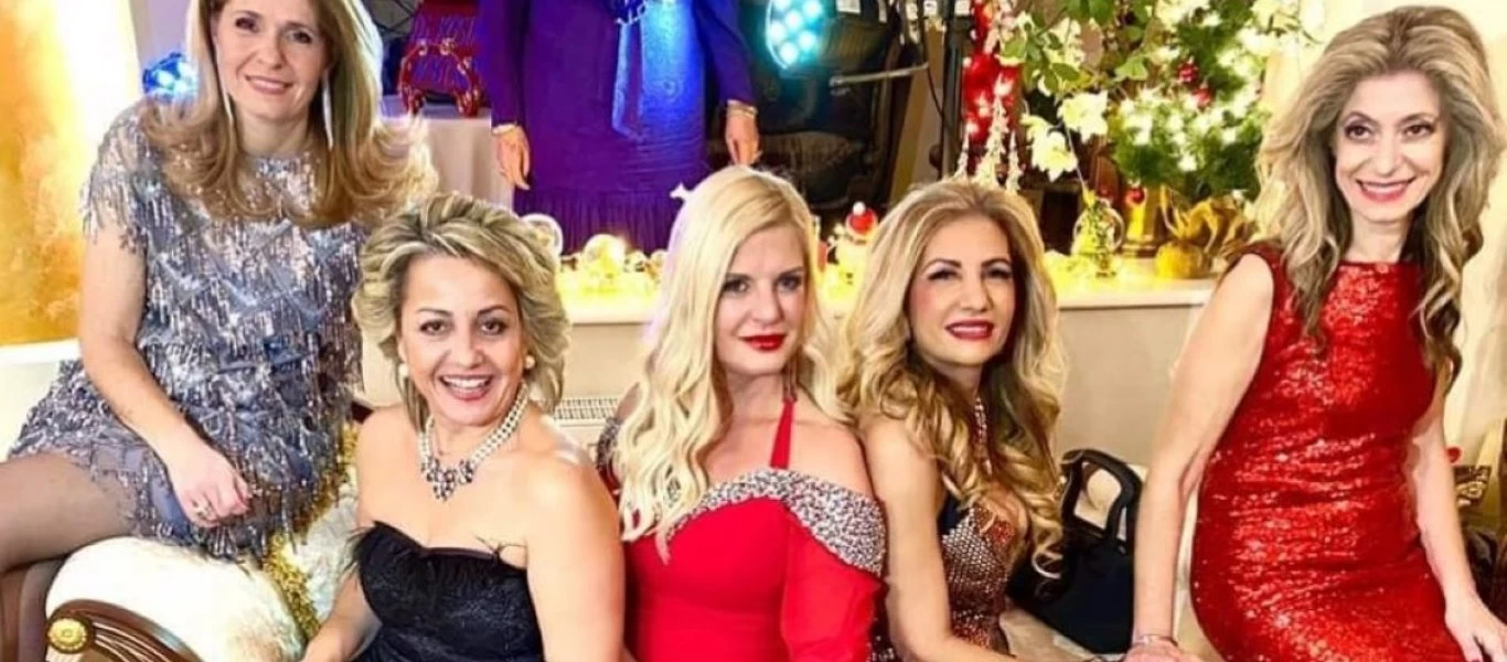 Μαρίνα Πατούλη: Εντυπωσιακό ρεβεγιόν με τον άντρα και τις φίλες της (φώτο)